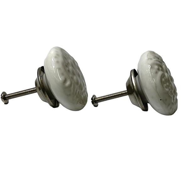 Lot of 2 Cabinet Drawer Kitchen Knob Pulls White Flower Embossed Design 1.5 in - Picture 4 of 7